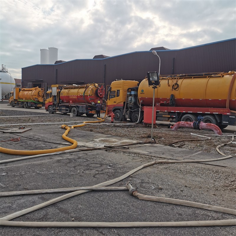 连山污水池清理